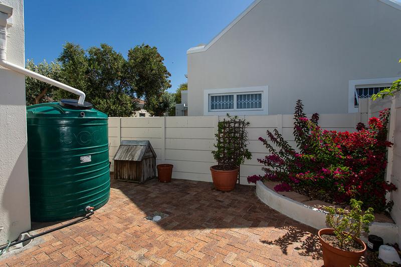 3 Bedroom Property for Sale in Sunningdale Western Cape